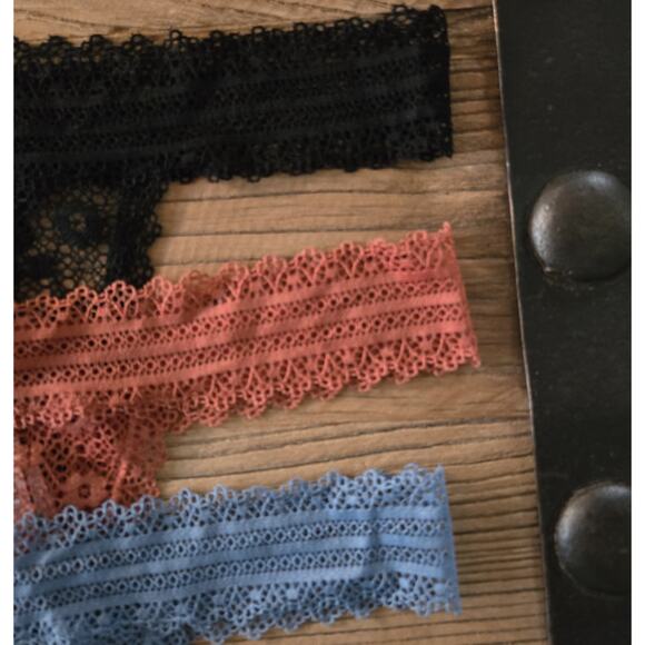 Victoria's Secret Lace Thong Bundle Sz M New 3 pieces - Picture 2 of 5